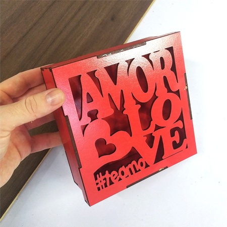 Caixa 15 cm Amor Vazada MDF Vermelho